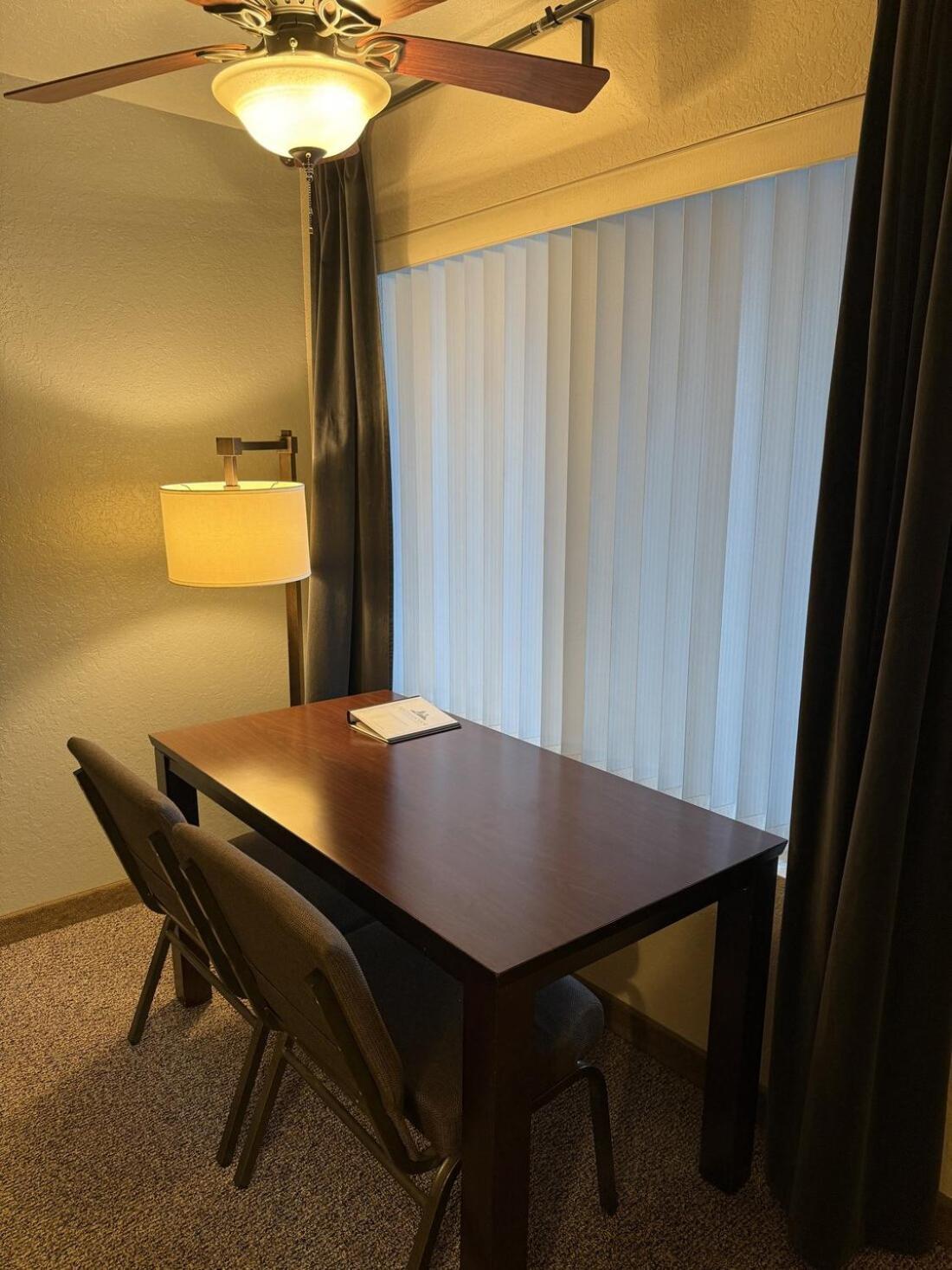 Mountain View Lodge Челан Екстериор снимка