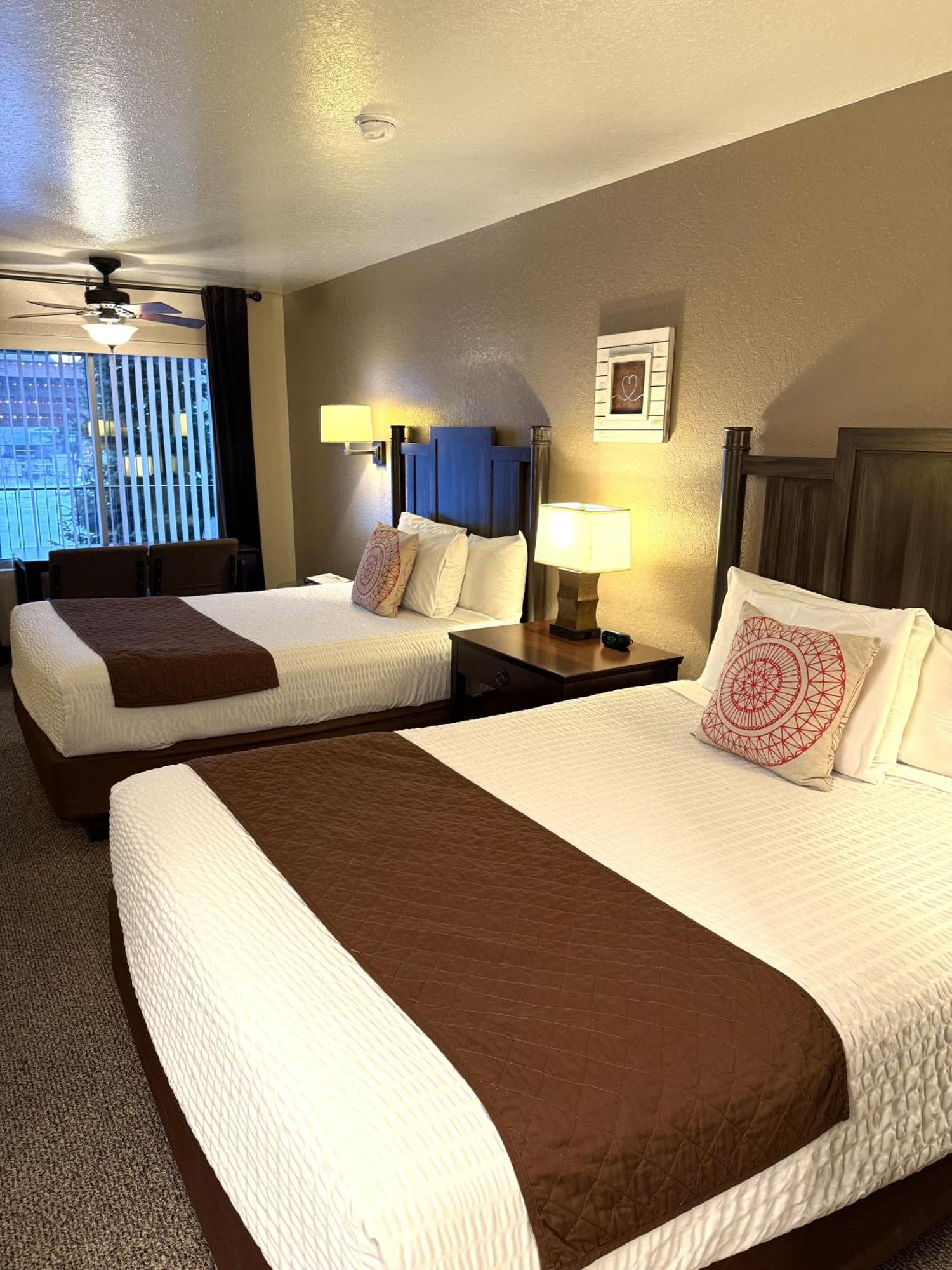 Mountain View Lodge Челан Стая снимка