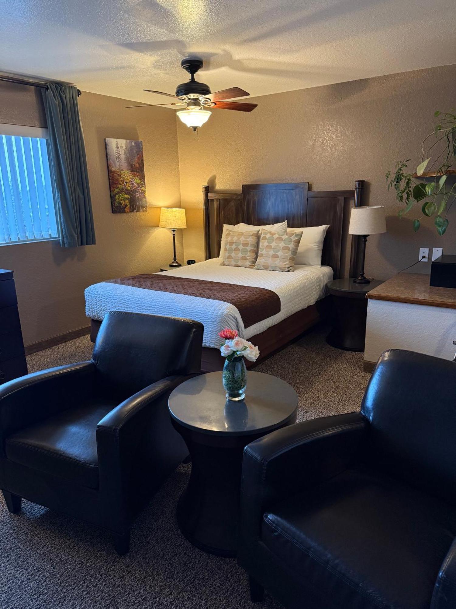 Mountain View Lodge Челан Екстериор снимка